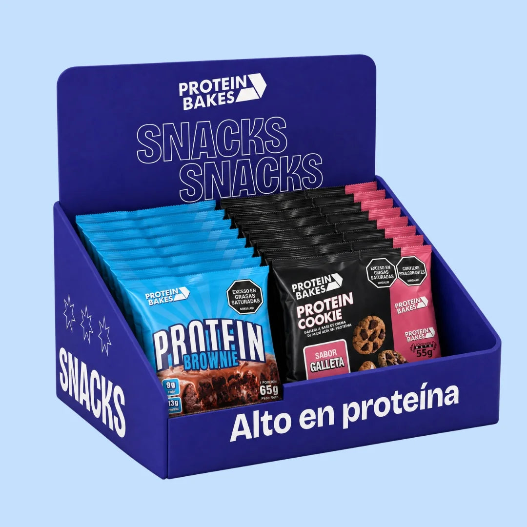 Caja de snacks con proteína, brownies bajos en calorías y galletas sin azúcar añadida con fibra. Snacks saludables